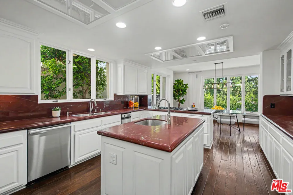 12639 Promontory Road Los Angeles, CA 90049