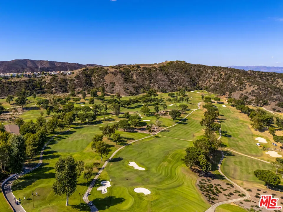 12639 Promontory Road Los Angeles, CA 90049