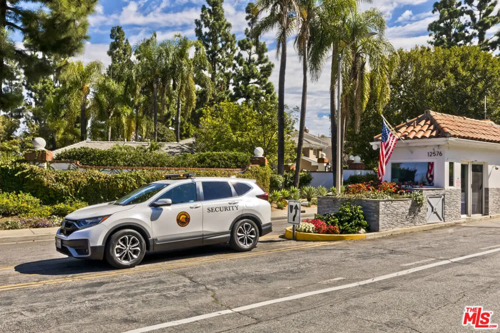 12639 Promontory Road Los Angeles, CA 90049