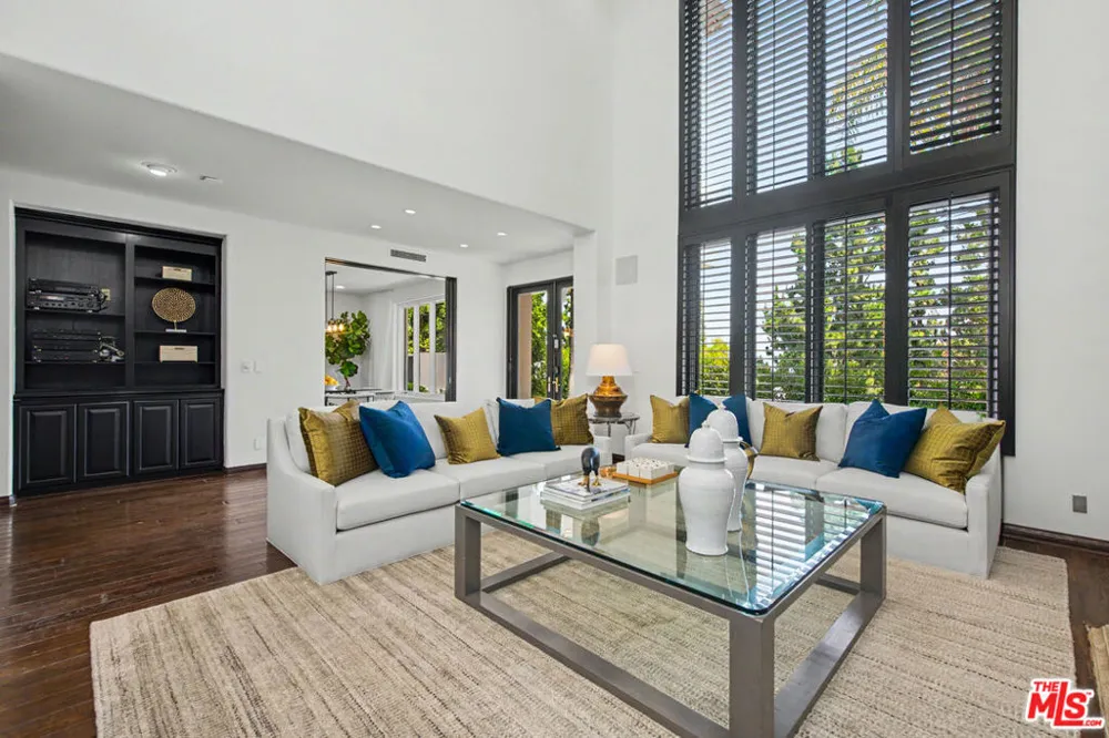 12639 Promontory Road Los Angeles, CA 90049