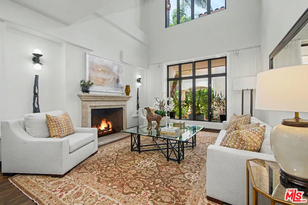 12639 Promontory Road Los Angeles, CA 90049