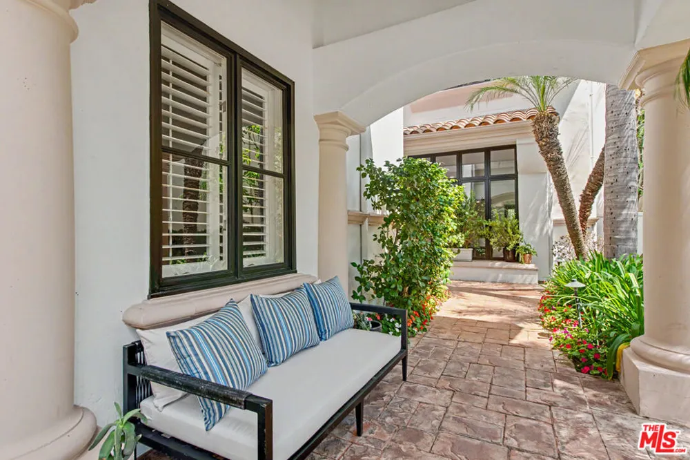 12639 Promontory Road Los Angeles, CA 90049