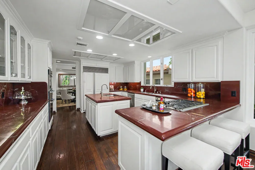 12639 Promontory Road Los Angeles, CA 90049