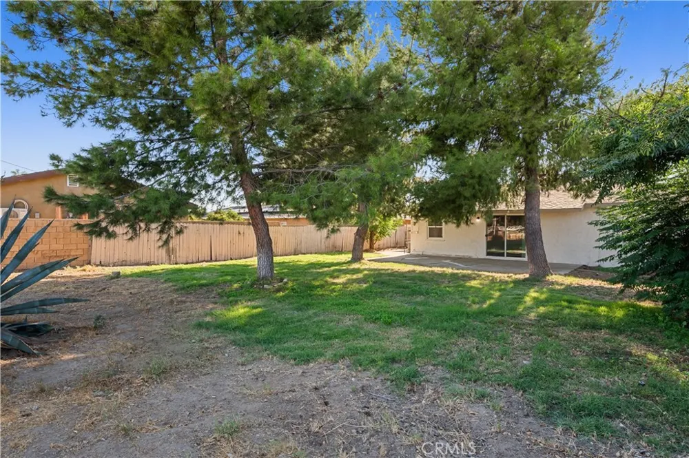 7557 Toyon Avenue Fontana, CA 92336
