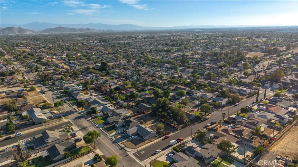 7557 Toyon Avenue Fontana, CA 92336
