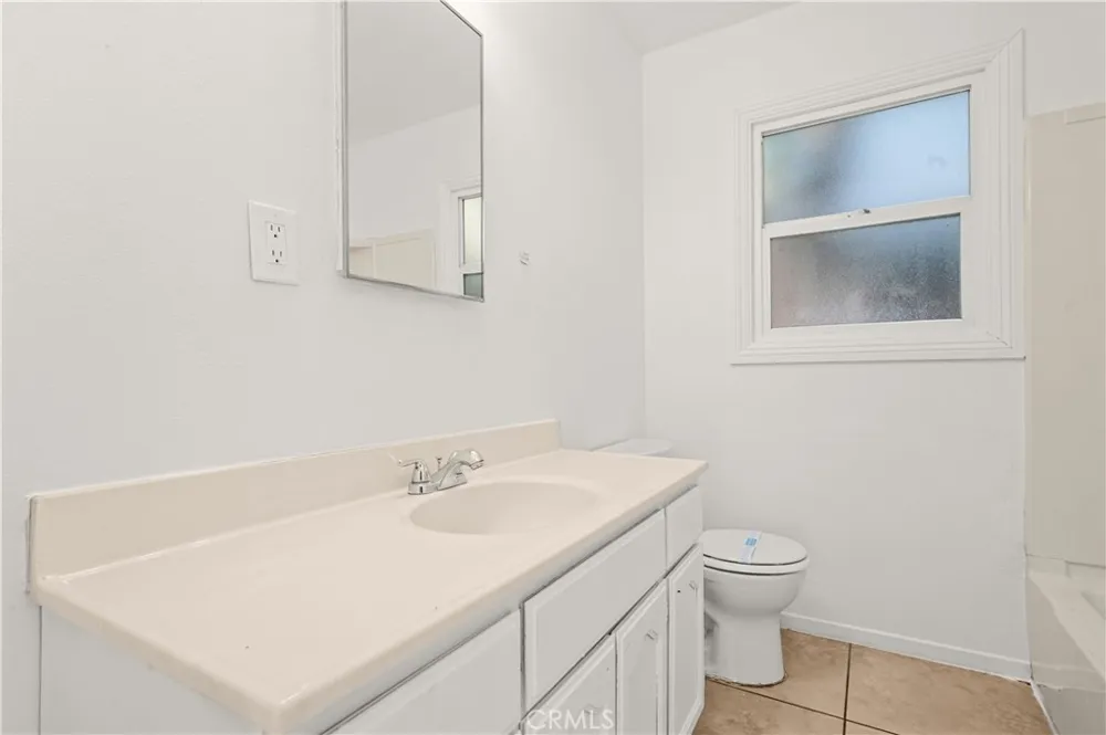 7557 Toyon Avenue Fontana, CA 92336