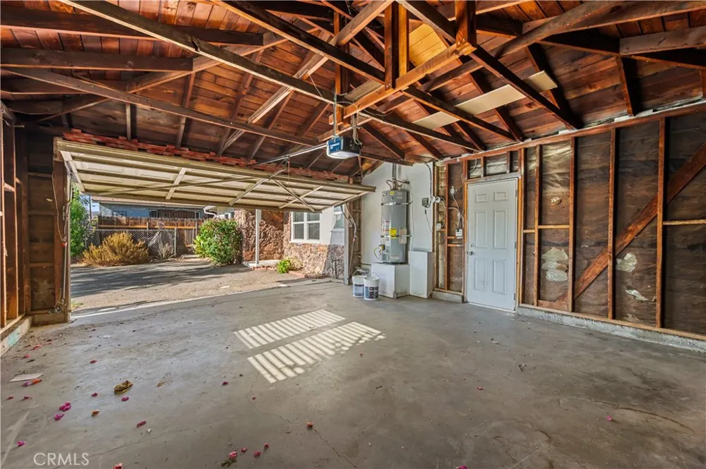 7557 Toyon Avenue Fontana, CA 92336