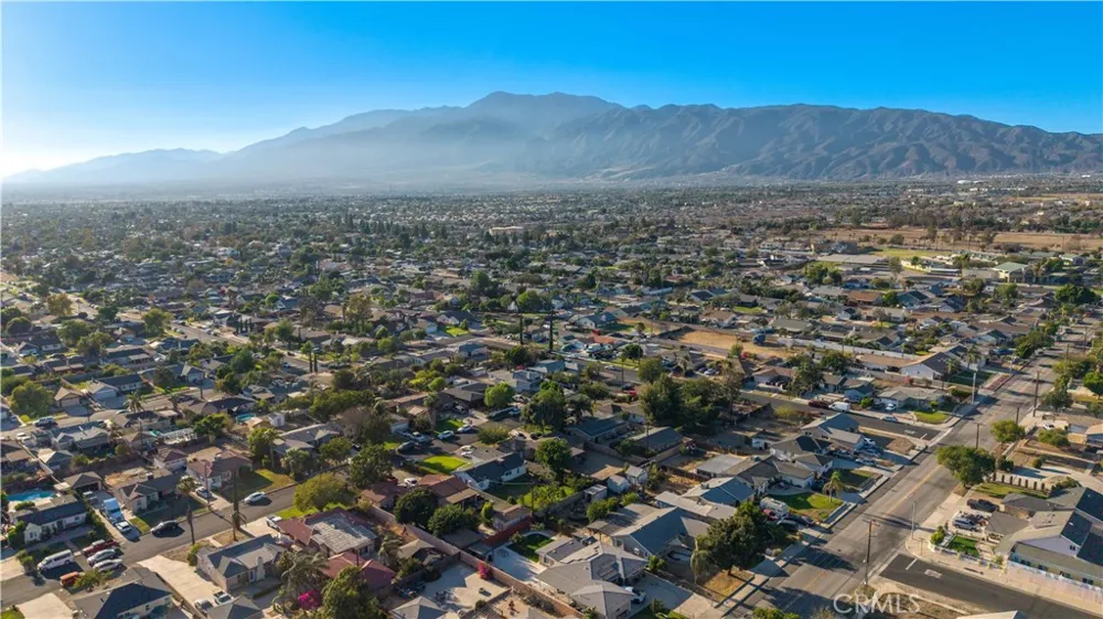 7557 Toyon Avenue Fontana, CA 92336