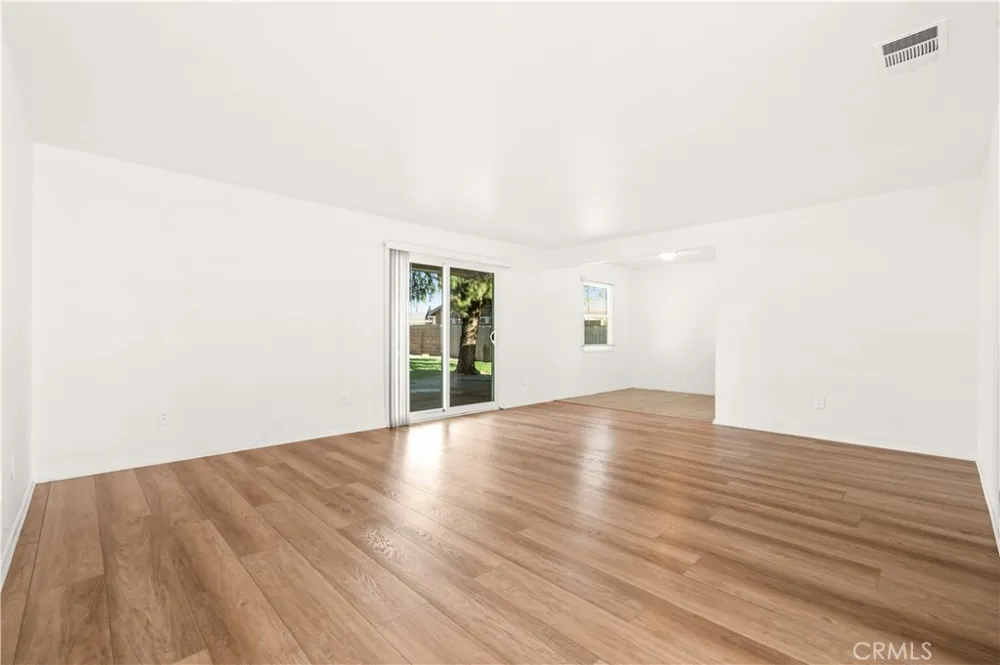 7557 Toyon Avenue Fontana, CA 92336