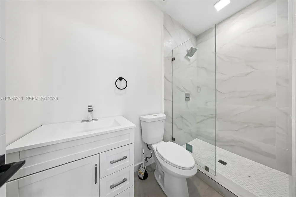 536 Hibiscus Dr #. Hallandale Beach, FL 33009