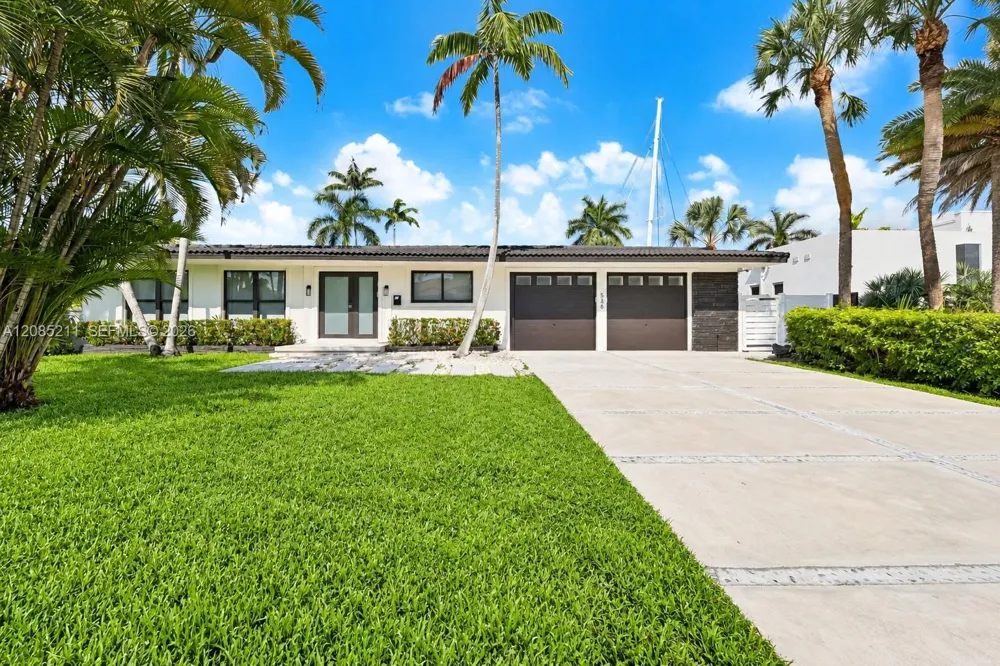 536 Hibiscus Dr #. Hallandale Beach, FL 33009