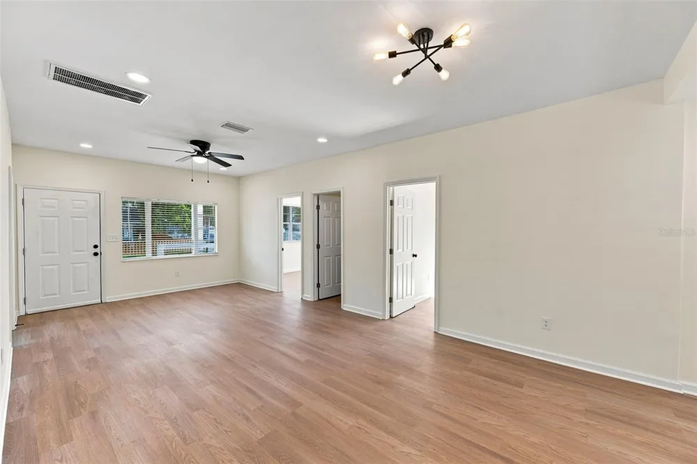 917 E 25TH AVENUE Tampa, FL 33605