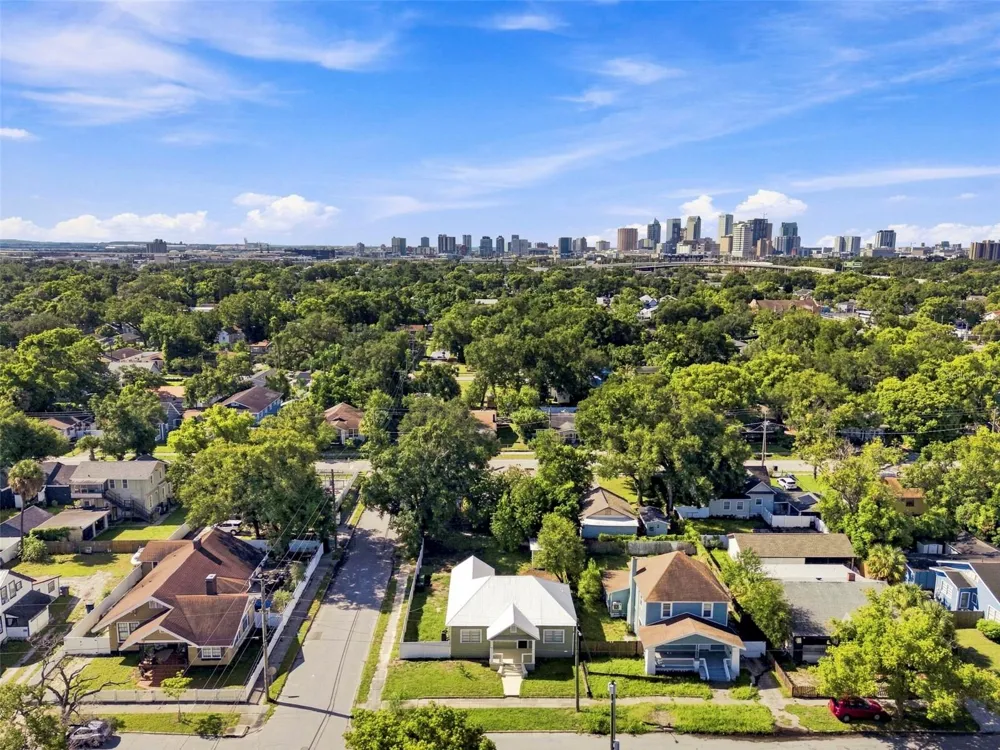 917 E 25TH AVENUE Tampa, FL 33605