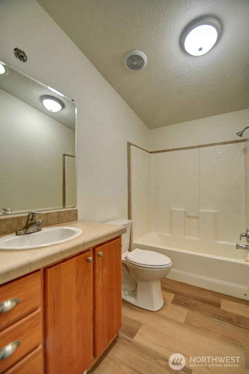 5323 W Eagle Lane SW Olympia, WA 98512
