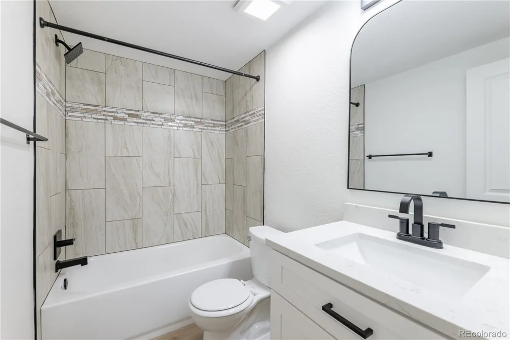 2522 S Worchester Court #E Aurora, CO 80014