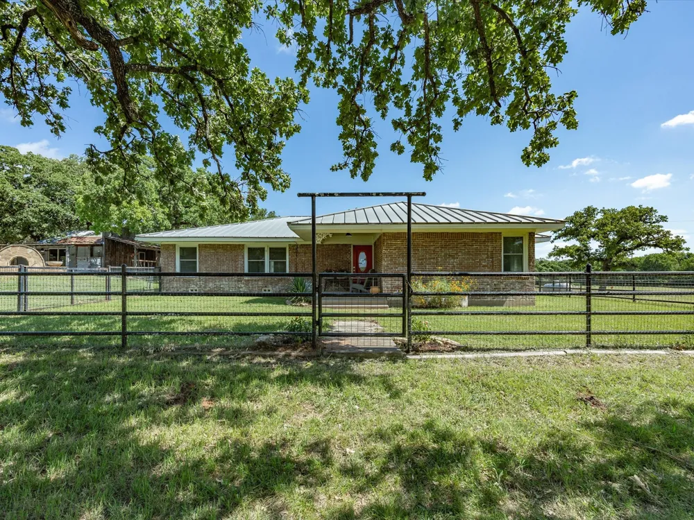 2971 E 114 Highway Boyd, TX 76023