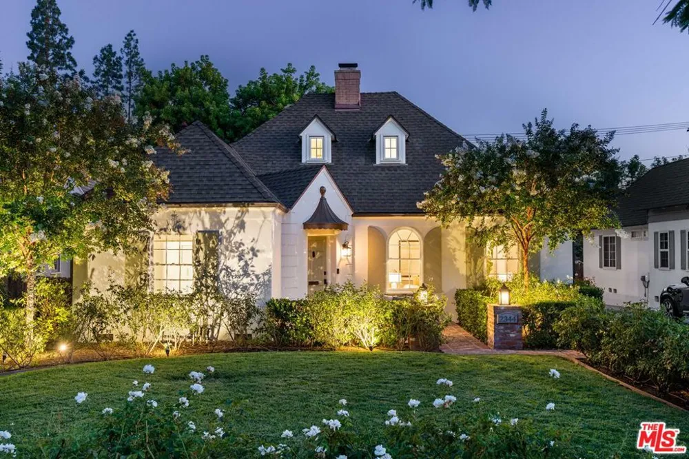 2344 Paloma Street Pasadena, CA 91104