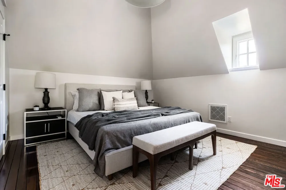 2344 Paloma Street Pasadena, CA 91104