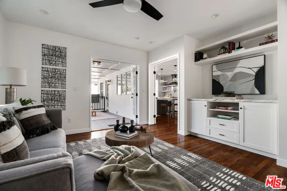 2344 Paloma Street Pasadena, CA 91104