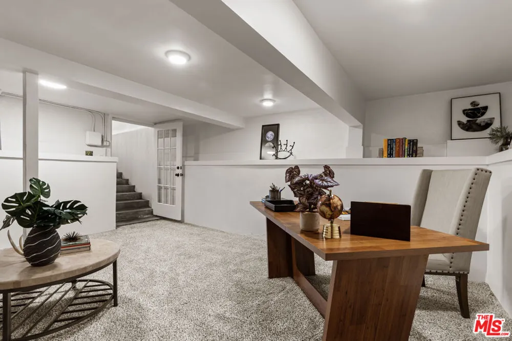 2344 Paloma Street Pasadena, CA 91104