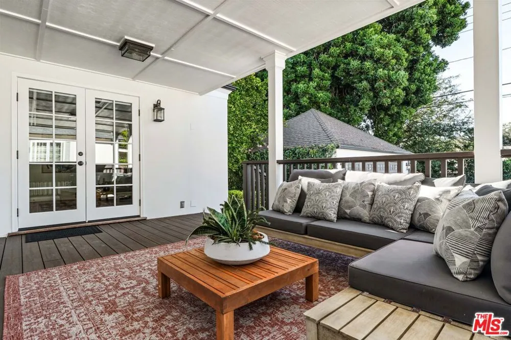 2344 Paloma Street Pasadena, CA 91104