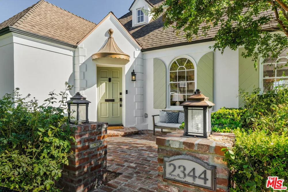 2344 Paloma Street Pasadena, CA 91104