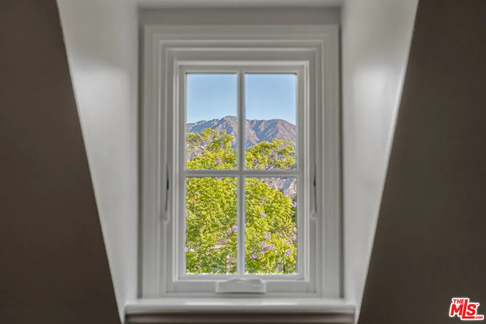 2344 Paloma Street Pasadena, CA 91104