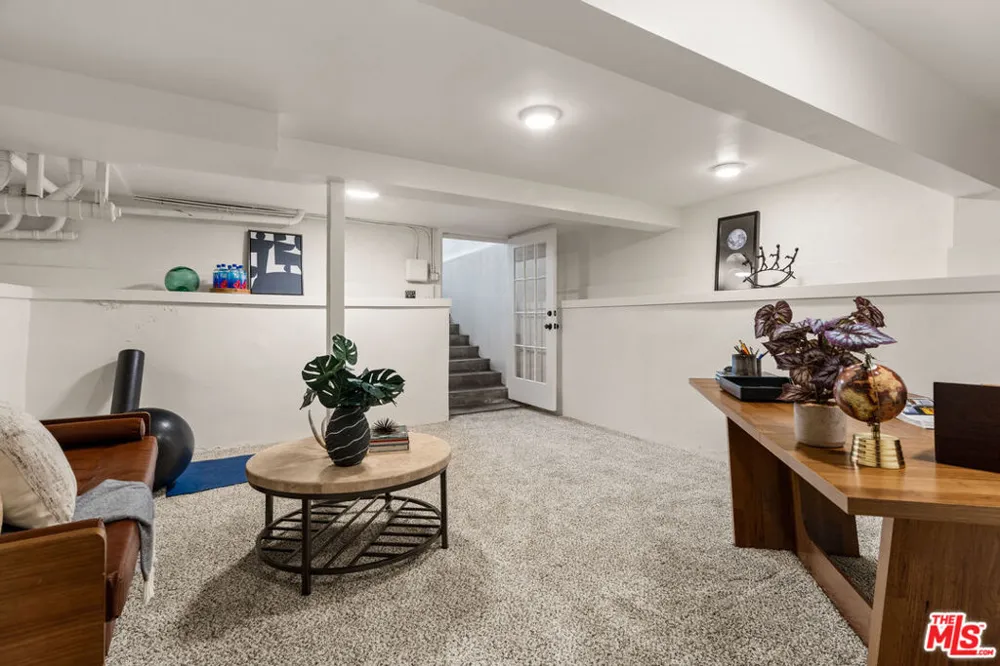 2344 Paloma Street Pasadena, CA 91104