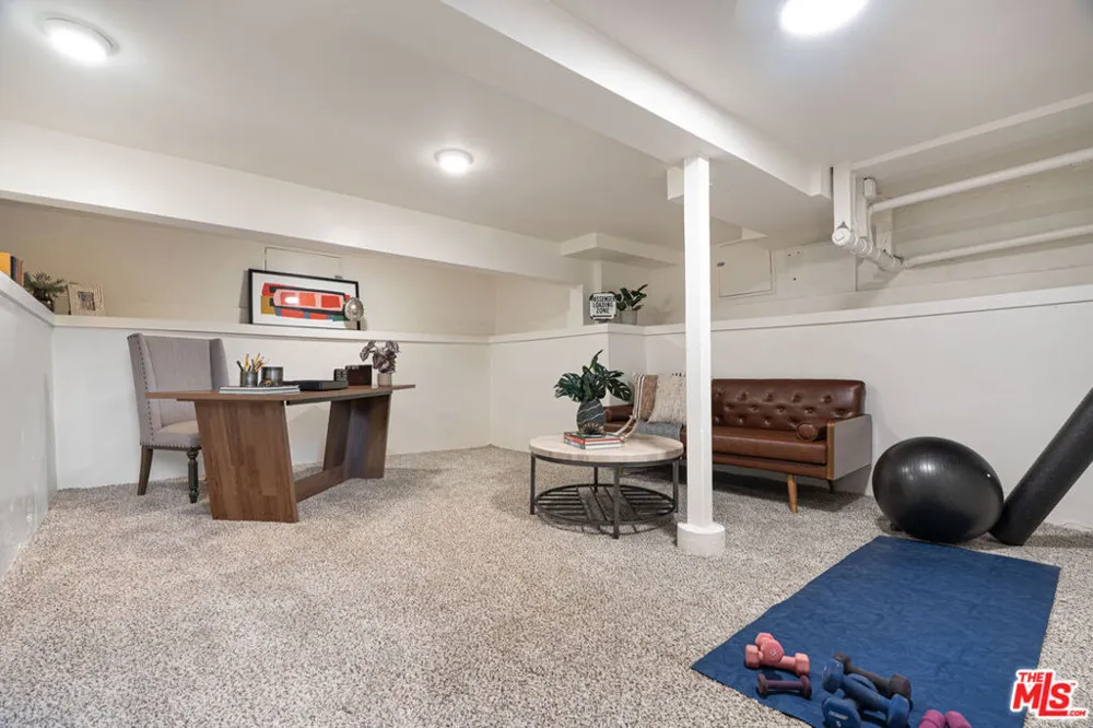 2344 Paloma Street Pasadena, CA 91104