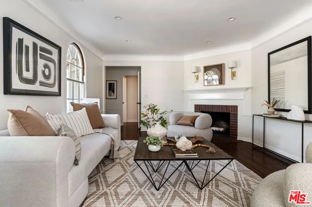 2344 Paloma Street Pasadena, CA 91104