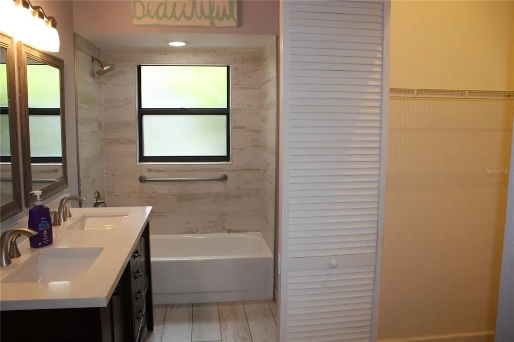 1671 HAMILTON COURT #2102 Dunedin, FL 34698