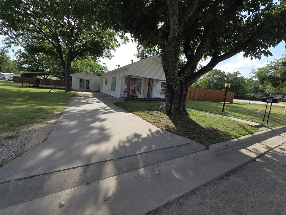 406 Broad Street Nocona, TX 76255