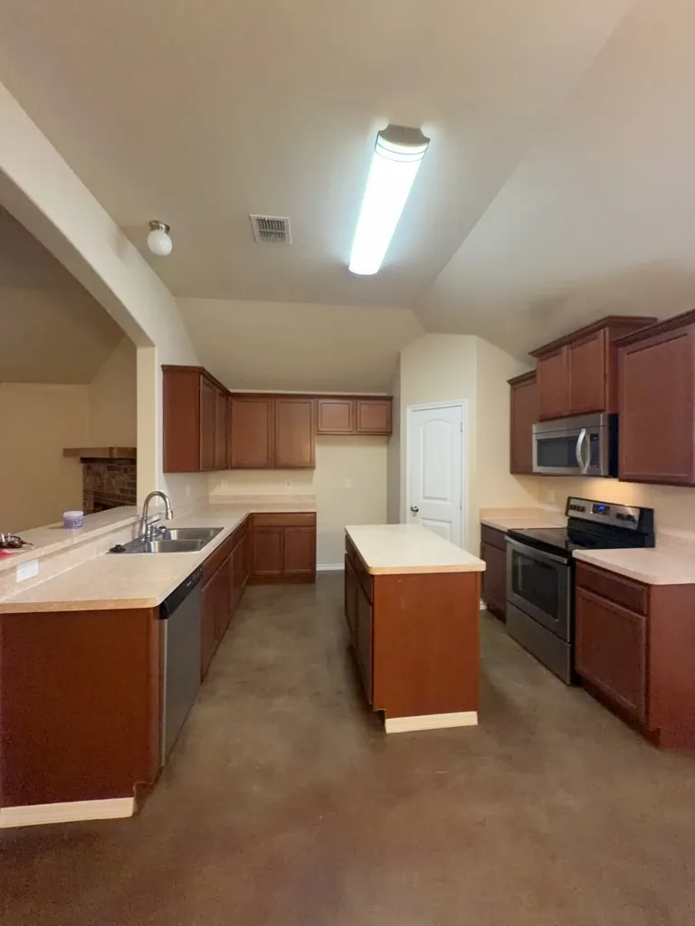 7306 Mistletoe Trail Granbury, TX 76048
