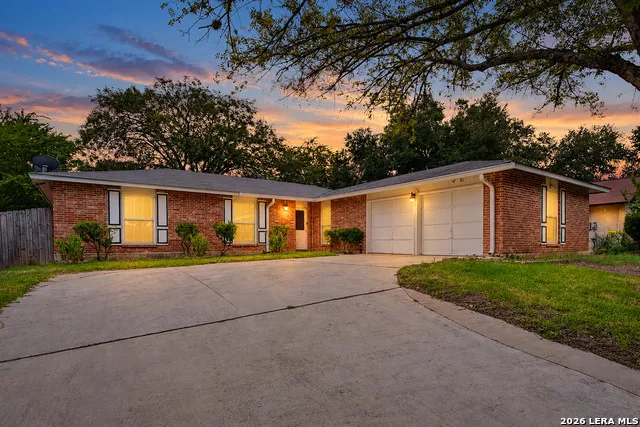 8254 ZODIAC DR Universal City, TX 78148