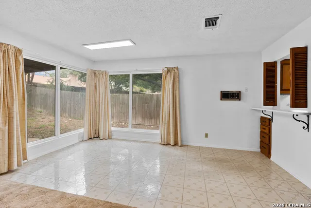 8254 ZODIAC DR Universal City, TX 78148