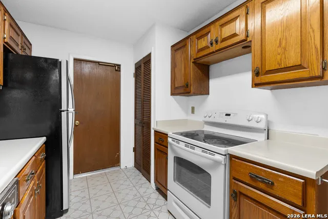 8254 ZODIAC DR Universal City, TX 78148