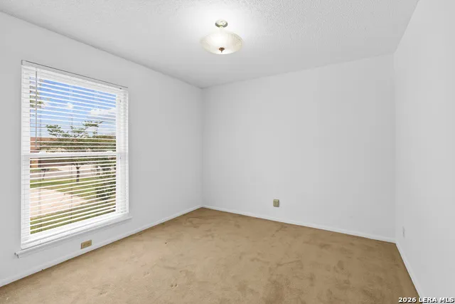 8254 ZODIAC DR Universal City, TX 78148