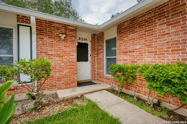 8254 ZODIAC DR Universal City, TX 78148