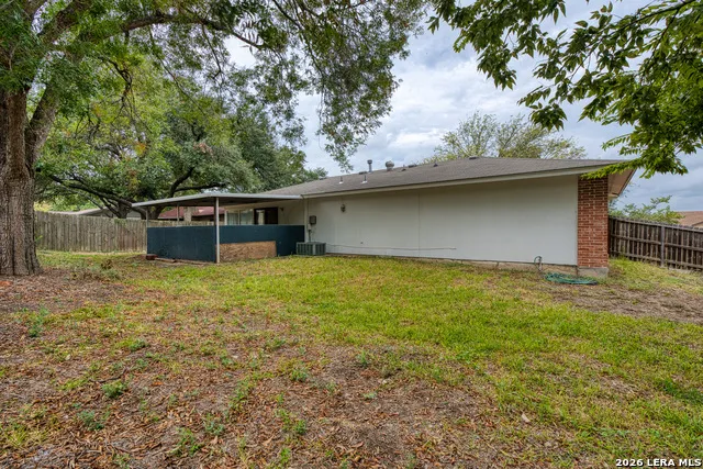 8254 ZODIAC DR Universal City, TX 78148