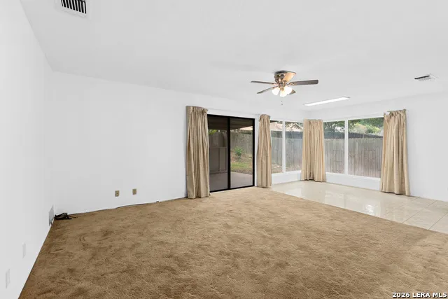 8254 ZODIAC DR Universal City, TX 78148