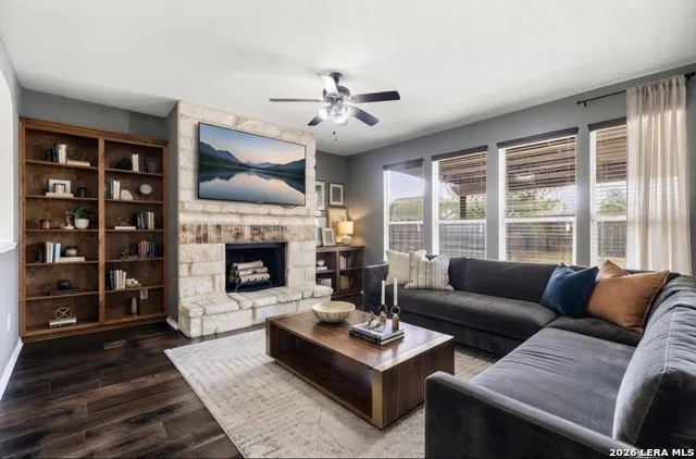 1311 Plaza Lake Dr San Antonio, TX 78245