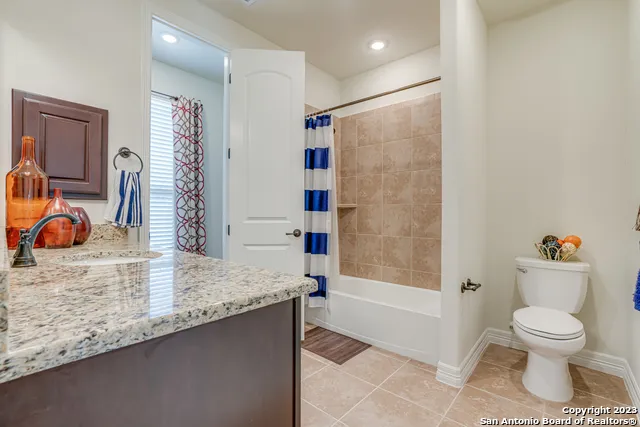 531 LILLY BLF Castroville, TX 78009