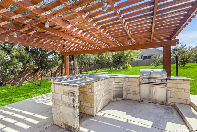 531 LILLY BLF Castroville, TX 78009
