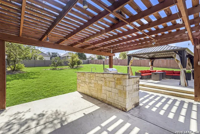 531 LILLY BLF Castroville, TX 78009