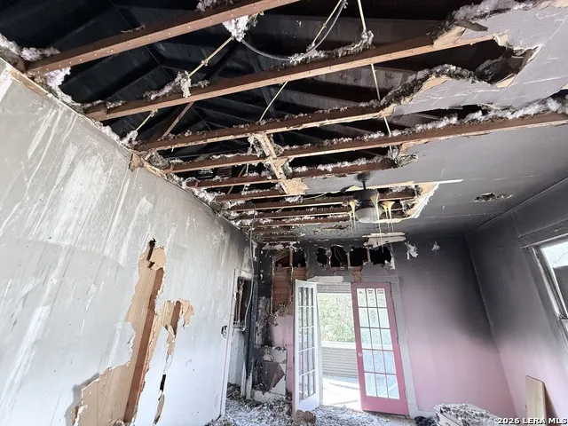 305 W POPLAR ST San Antonio, TX 78212
