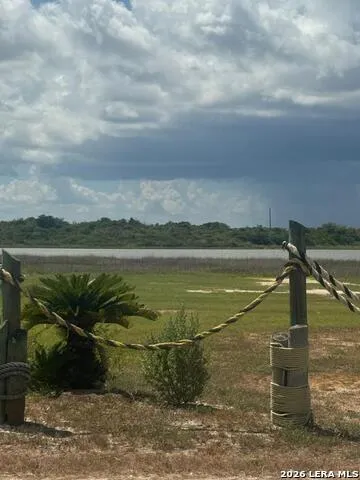 1668 Ocean Dr Port Lavaca, TX 77979