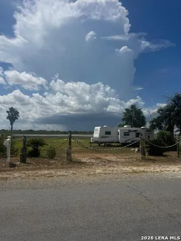 1668 Ocean Dr Port Lavaca, TX 77979