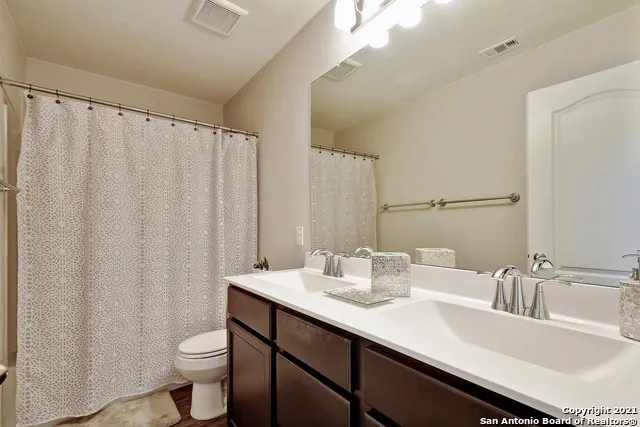7231 Dulce Meadow San Antonio, TX 78252