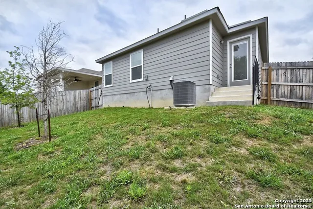 7231 Dulce Meadow San Antonio, TX 78252