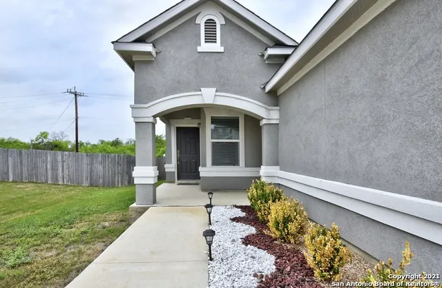7231 Dulce Meadow San Antonio, TX 78252